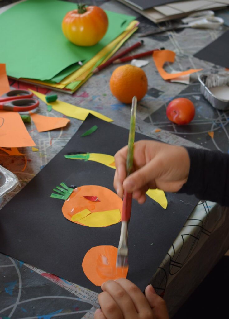 fruits en collage de papiers de couleurs